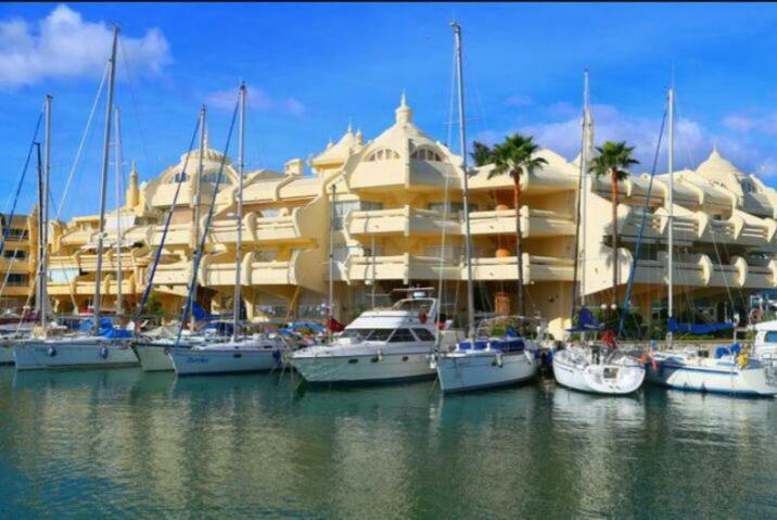Estudio Sagitario Benalmadena Bagian luar foto